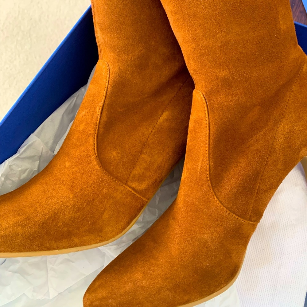 Stuart Weitzman size 7.5 Saddle suede almost new